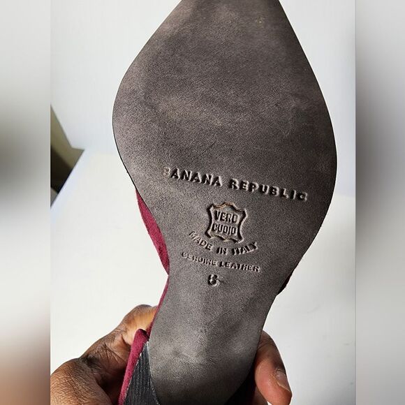 Banana Republic  - Picture 2 of 7